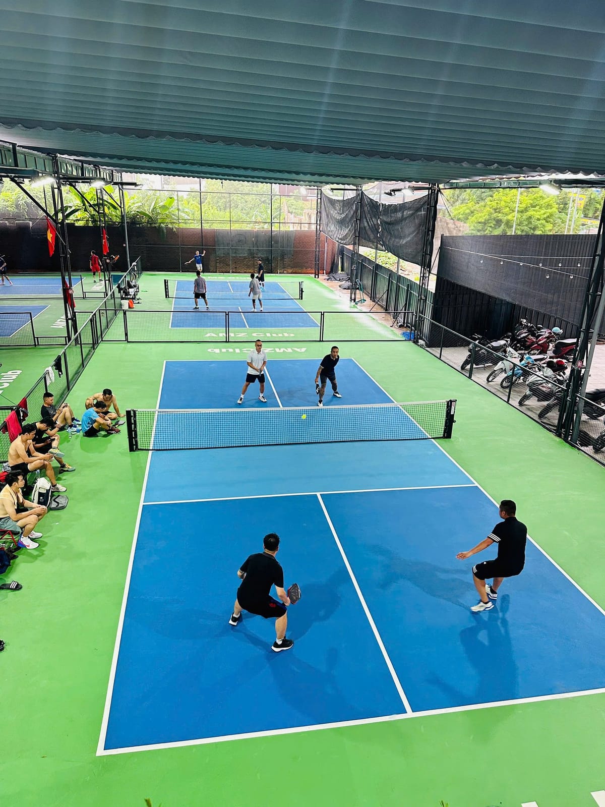 Toàn cảnh 8 sân AMZ Pickleball